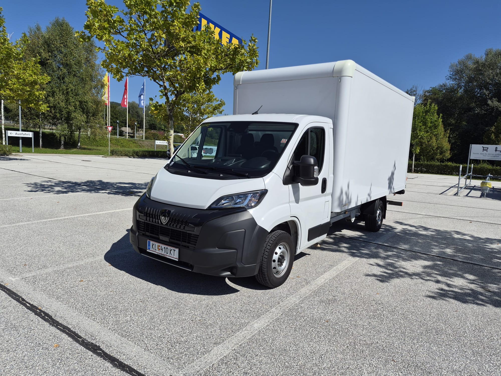 D&M Transporte Transporter mit Kofferaufbau